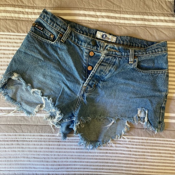 VINTAGE Arizona Jean Company Booty Shorts - Picture 1 of 7